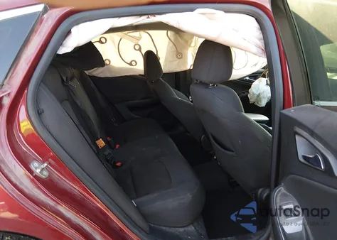 2018 Chevrolet Malibu Lt z USA, uszkodzony, nr VIN 1G1ZD5ST8JF122144